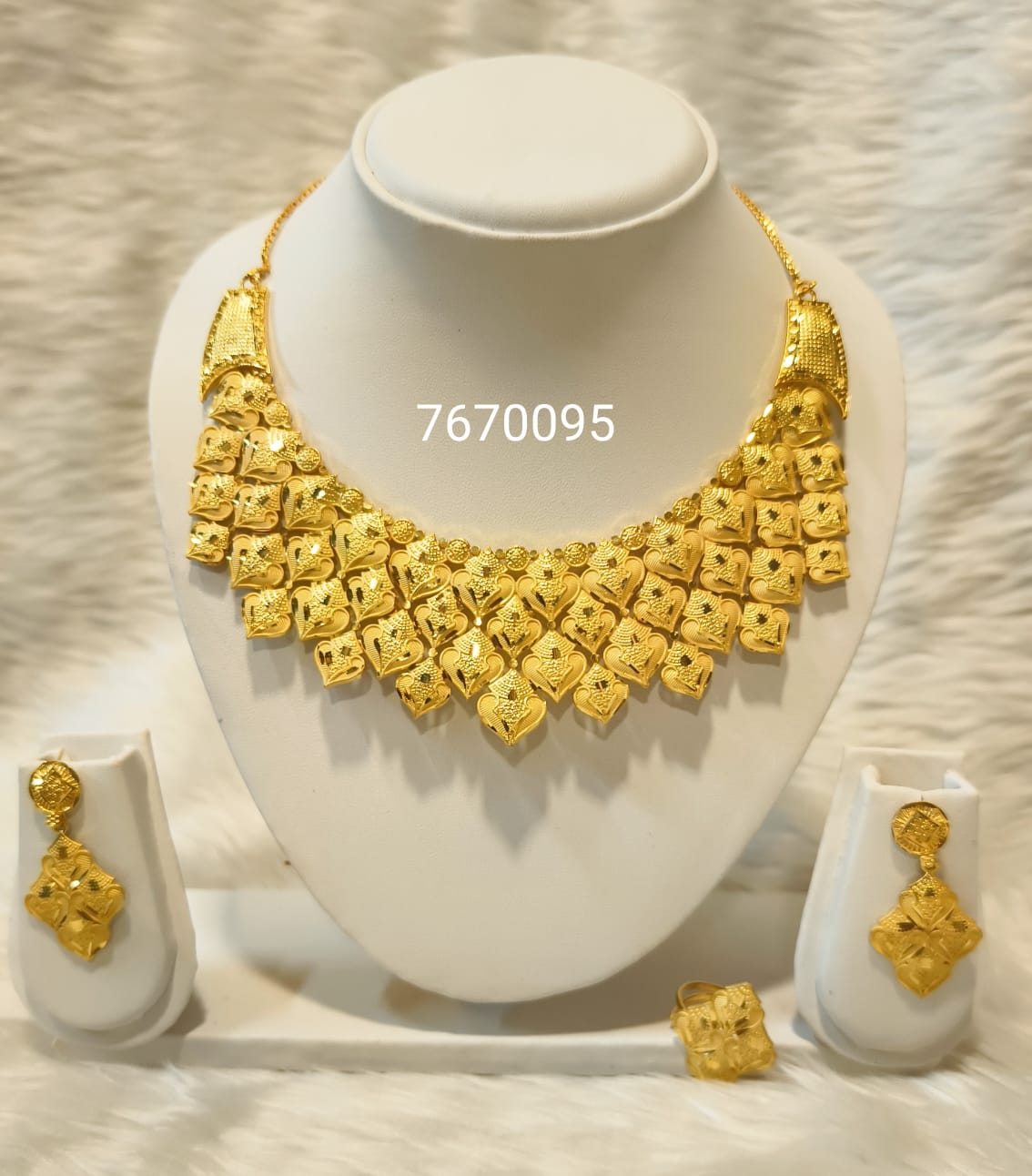 Necklace 0563