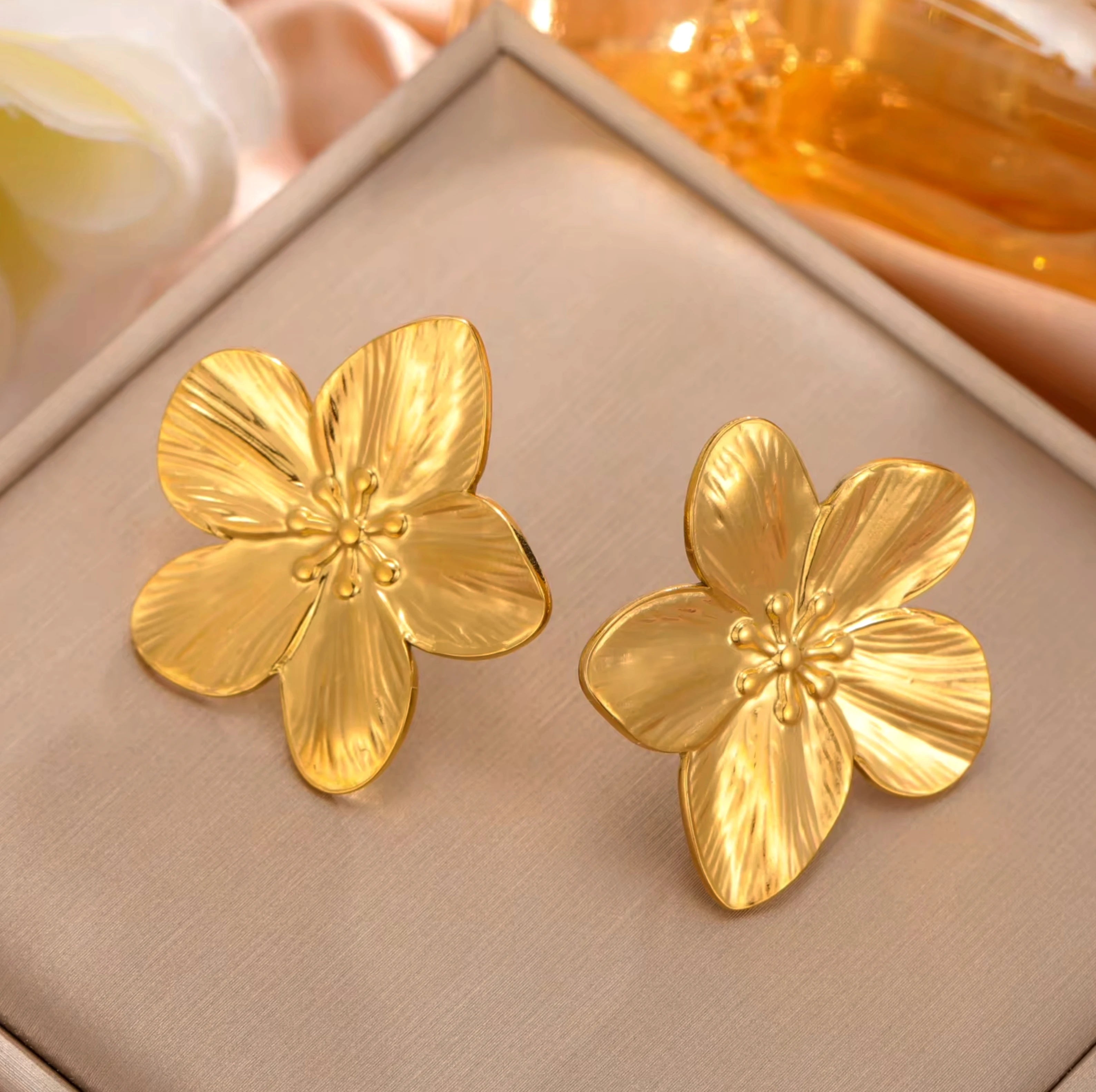 Unift Vintage Flower Stud Earrings for Women – Bohemian 14K Gold-Plated Stainless Steel Statement Jewelry