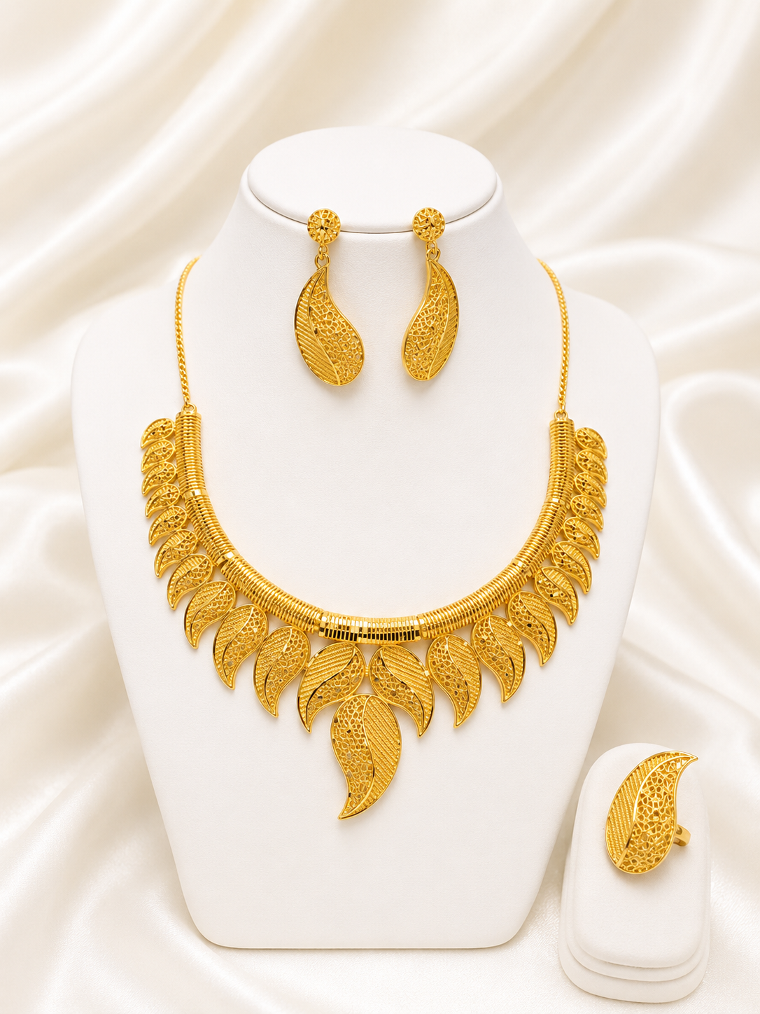 Necklace 0690