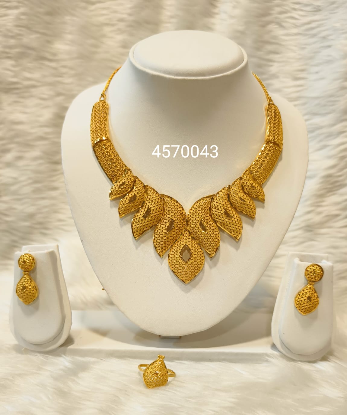 Necklace 0570
