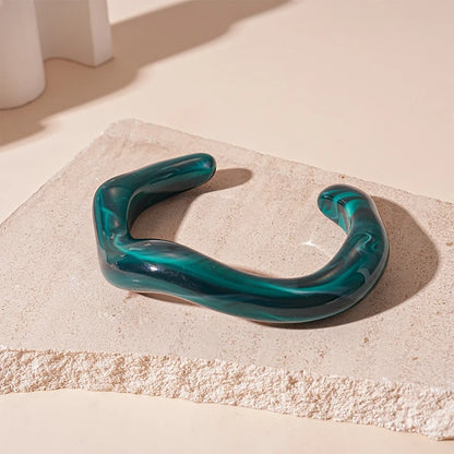 Trendy Multicolor Irregular Acrylic Cuff Bracelet – Geometric Open Bangle for Women