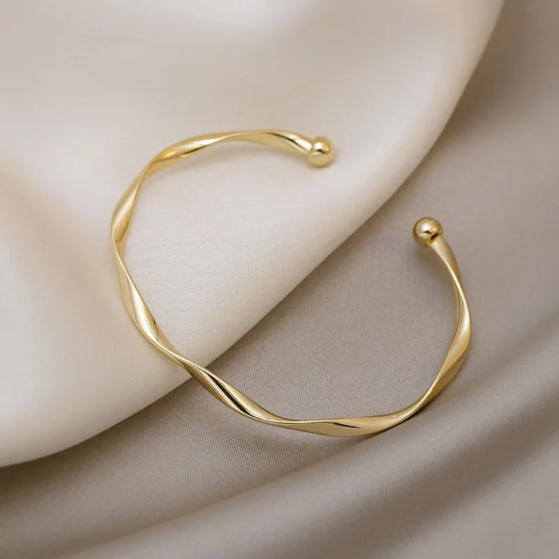 Minimalist Twisted Gold Cuff Bangle Bracelet for Women – Elegant Open Bangle Jewelry