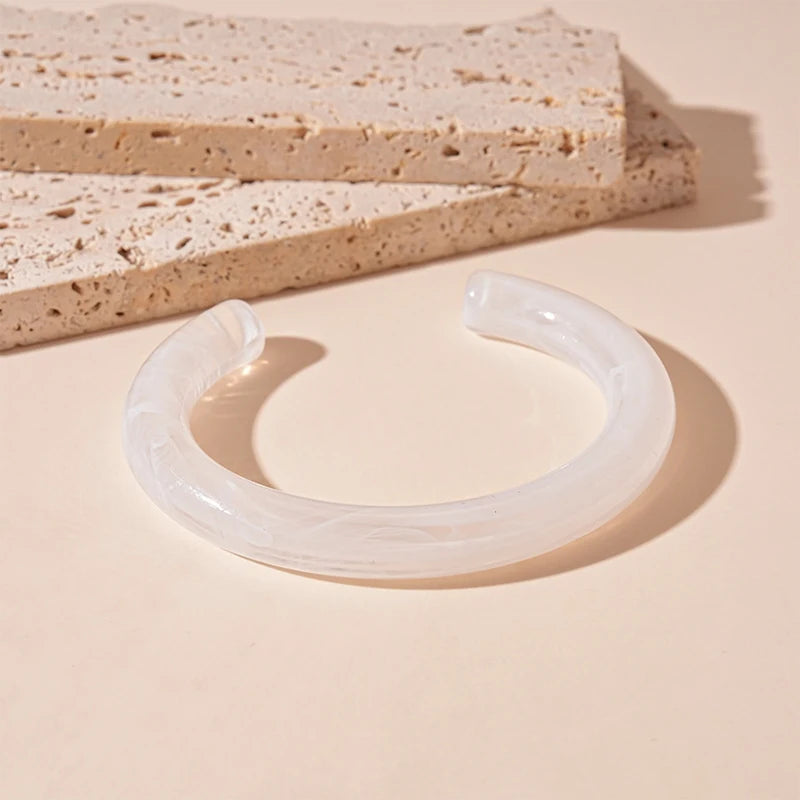 Trendy Multicolor Irregular Acrylic Cuff Bracelet – Geometric Open Bangle for Women