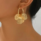 Boucles d'oreilles créoles dorées à double couche et fleurs creuses – Design ethnique vintage pour femme