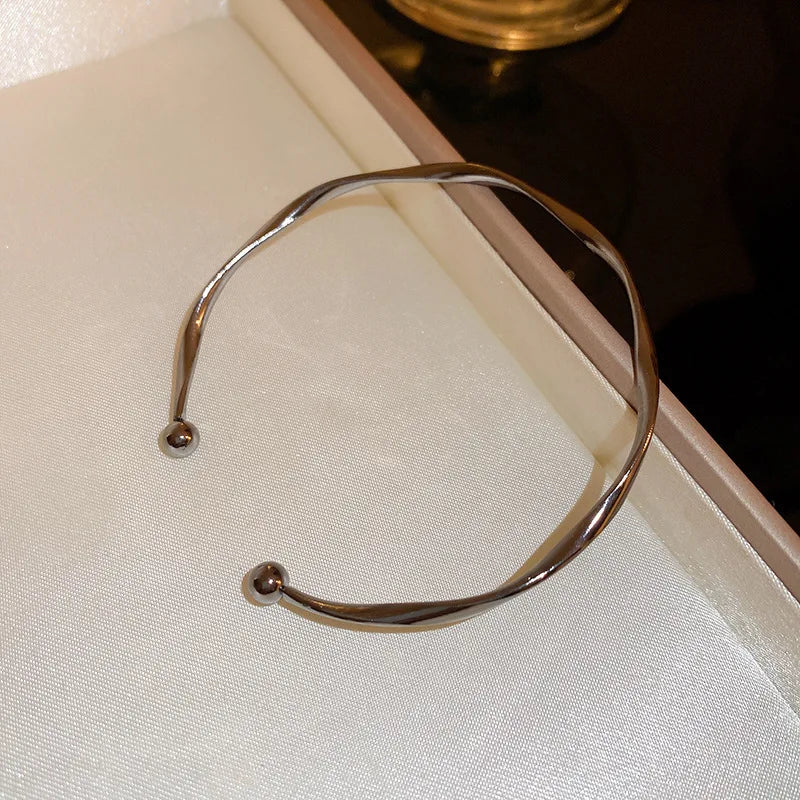 Minimalist Twisted Gold Cuff Bangle Bracelet for Women – Elegant Open Bangle Jewelry