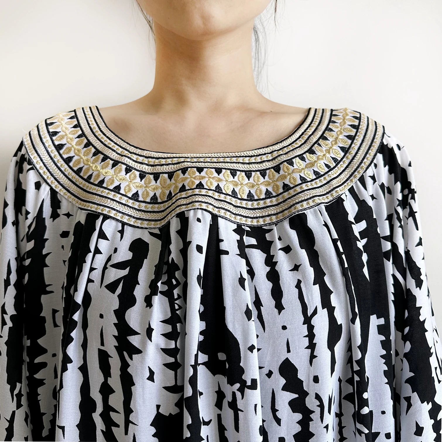 Embroidered Cotton Abaya Dress – Loose Boho Maxi Kaftan with Tassel Detail (One Size, 6 Colours)