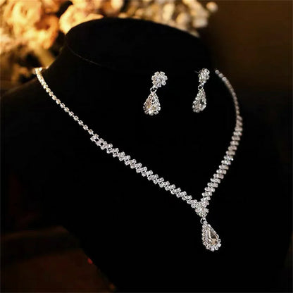 Luxurious Crystal Water Drop Necklace & Earrings Set – Elegant Bridal & Party Jewelry