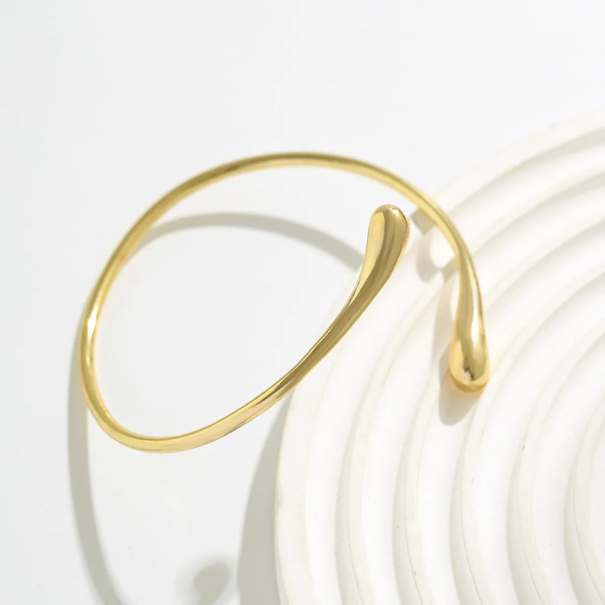 Bracelet de bras vintage géométrique en forme de goutte d'eau – Bracelet manchette ajustable pour femme