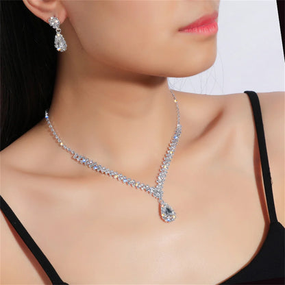 Luxurious Crystal Water Drop Necklace & Earrings Set – Elegant Bridal & Party Jewelry