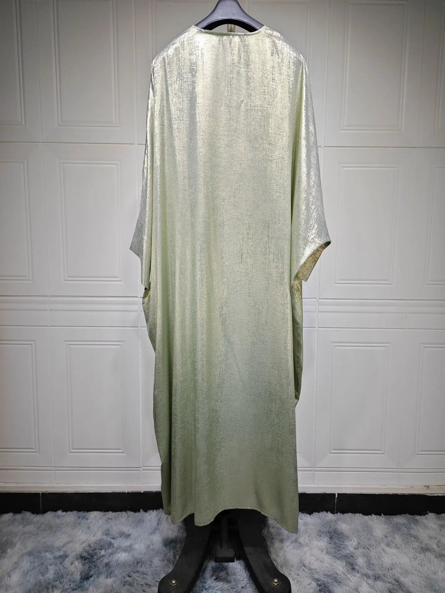 Luxury Satin Batwing Abaya Kimono – Shiny Open Front Maxi Kaftan for Ramadan, Eid & Evening Wear