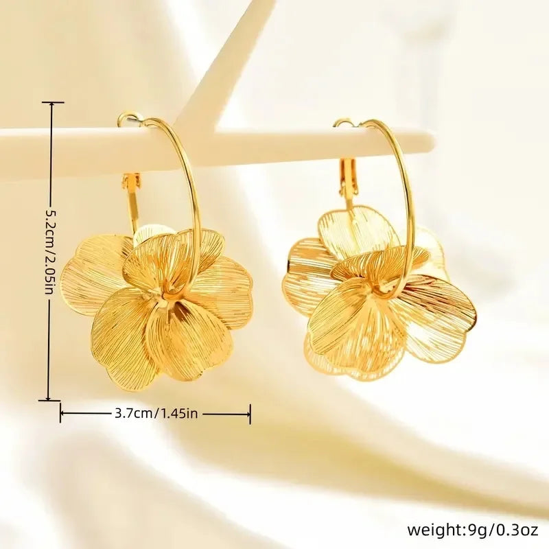 Boucles d'oreilles créoles dorées à double couche et fleurs creuses – Design ethnique vintage pour femme