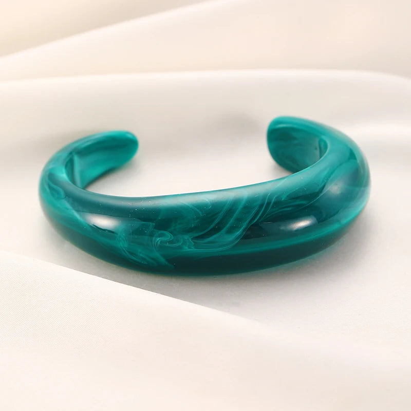Trendy Multicolor Irregular Acrylic Cuff Bracelet – Geometric Open Bangle for Women