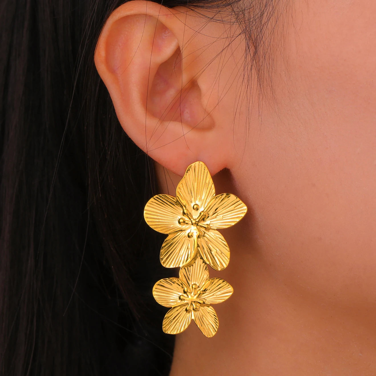 Boucles d'oreilles à tige Unift vintage en forme de fleur pour femme – Bijou bohème tendance en acier inoxydable plaqué or 14 carats