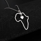 Collier pendentif tendance carte d'Afrique pour femme – Collier géométrique en acier inoxydable, coloris or, or rose ou acier.