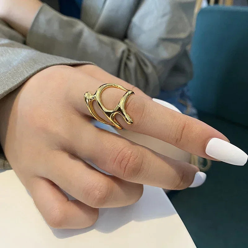 Vintage Irregular Pleated Gold Ring – Y2K Liquid Metal Geometric Statement Ring for Women