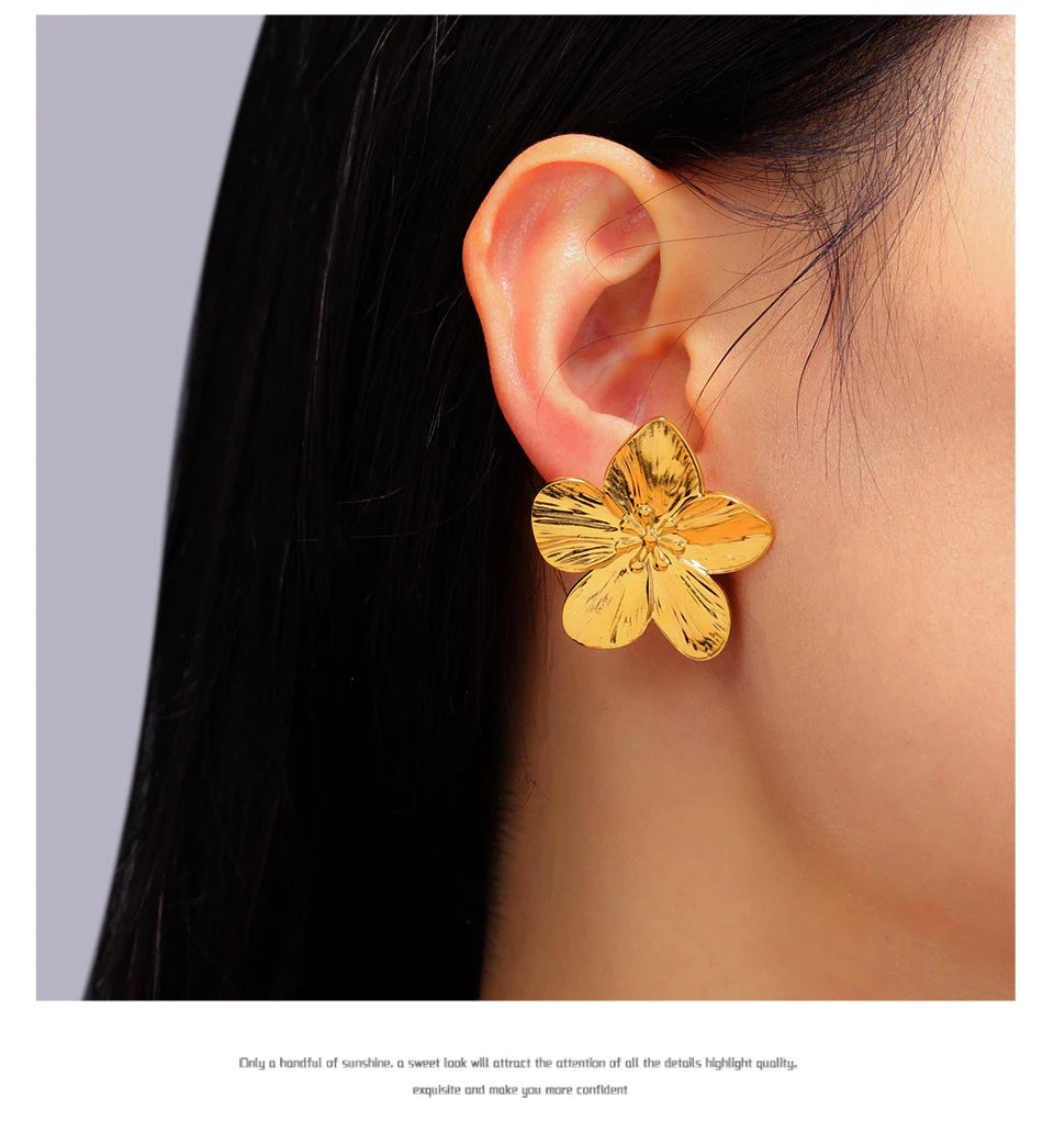 Boucles d'oreilles à tige Unift vintage en forme de fleur pour femme – Bijou bohème tendance en acier inoxydable plaqué or 14 carats
