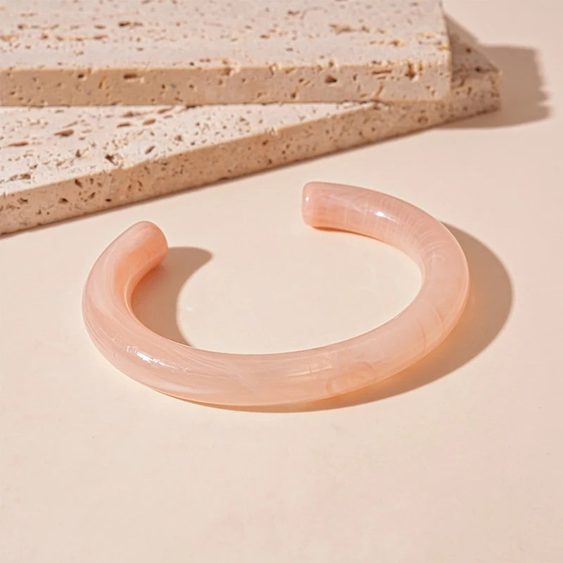 Trendy Multicolor Irregular Acrylic Cuff Bracelet – Geometric Open Bangle for Women