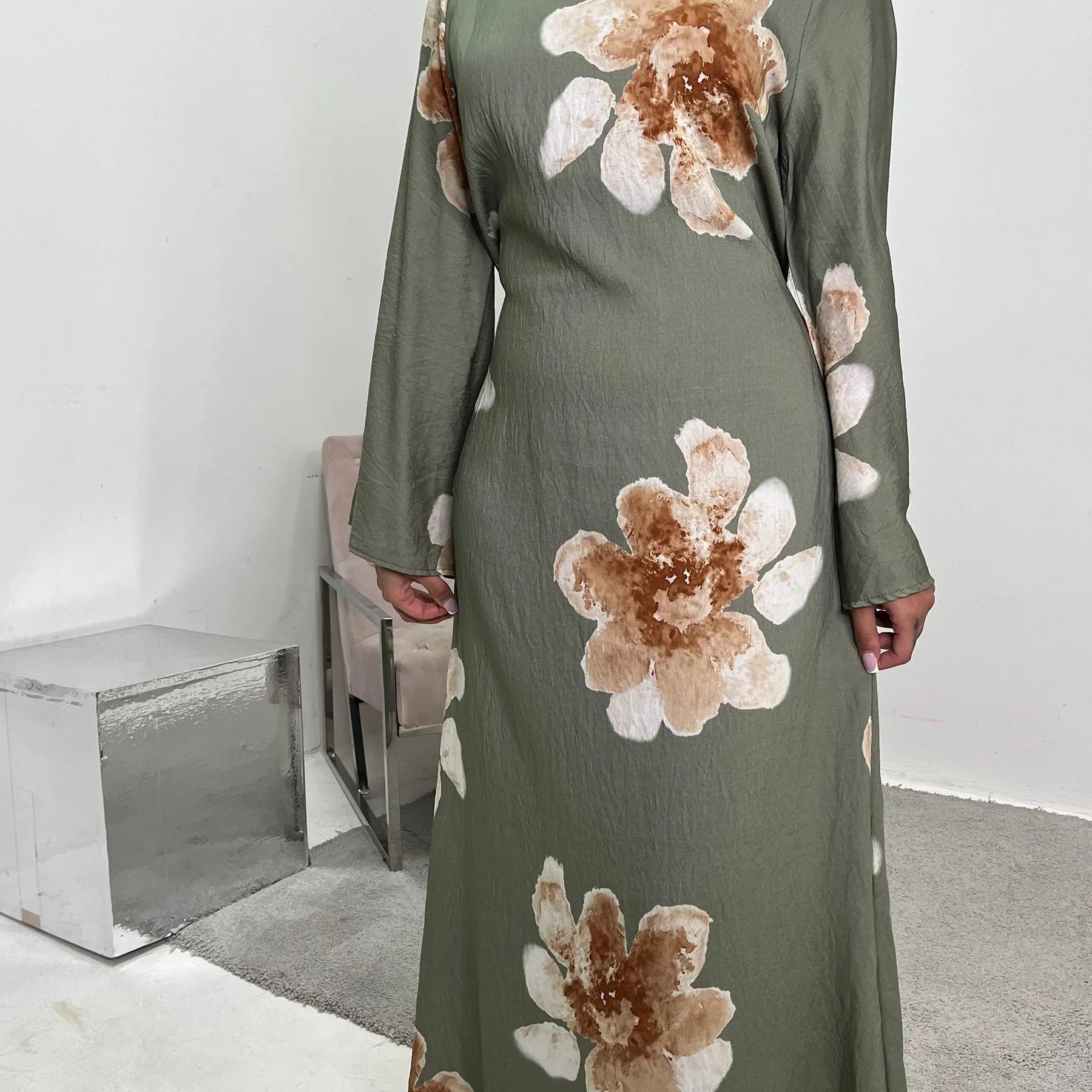 Elariah Arabesque Floral Bell Sleeve Abaya Dress – Elegant Modest Maxi Kaftan for Eid, Ramadan & Occasion Wear