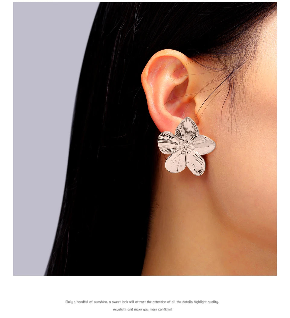 Boucles d'oreilles à tige Unift vintage en forme de fleur pour femme – Bijou bohème tendance en acier inoxydable plaqué or 14 carats