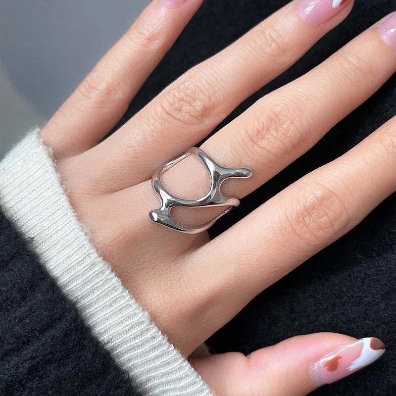Vintage Irregular Pleated Gold Ring – Y2K Liquid Metal Geometric Statement Ring for Women