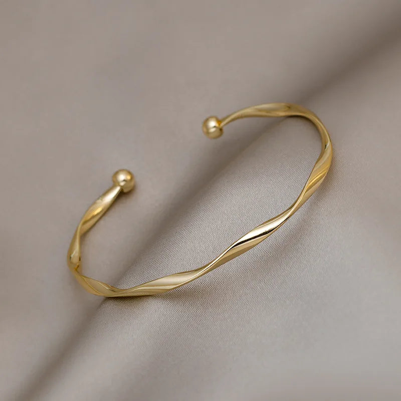 Minimalist Twisted Gold Cuff Bangle Bracelet for Women – Elegant Open Bangle Jewelry