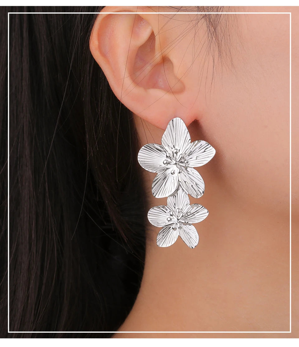 Boucles d'oreilles à tige Unift vintage en forme de fleur pour femme – Bijou bohème tendance en acier inoxydable plaqué or 14 carats