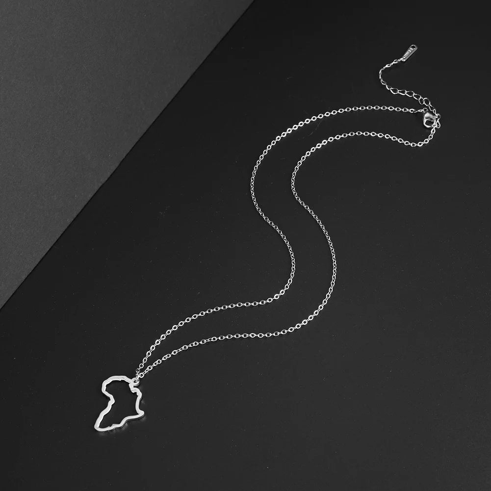 Collier pendentif tendance carte d'Afrique pour femme – Collier géométrique en acier inoxydable, coloris or, or rose ou acier.